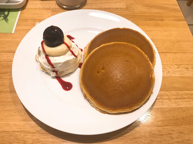 フルーツクリームホットケーキ