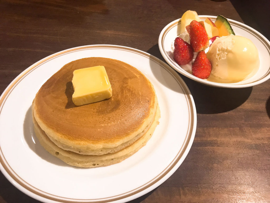 フルーツホットケーキ